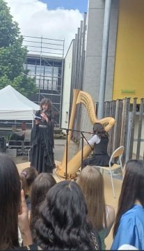 Harpe et slam engagé