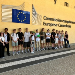 Groupe d'élèves lors de leurs première initiative à Bruxelles